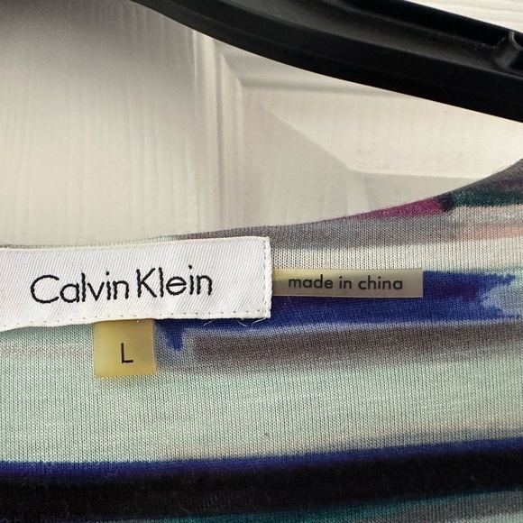 Calvin Klein Size L wrap top - Picture 3 of 3